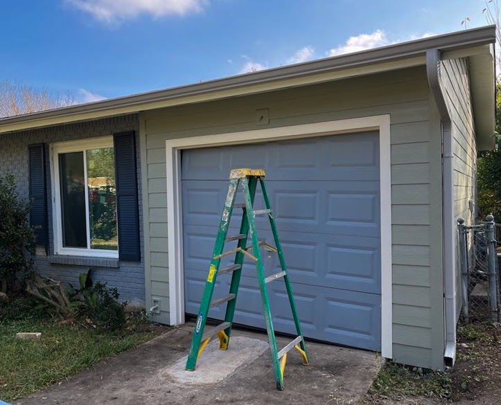 DIY vs. Professional Exterior Paint Project: Which is right for you?