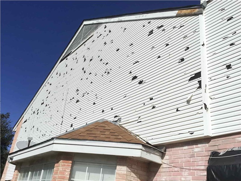 When is it time to replace my siding? Top 5 things to look for